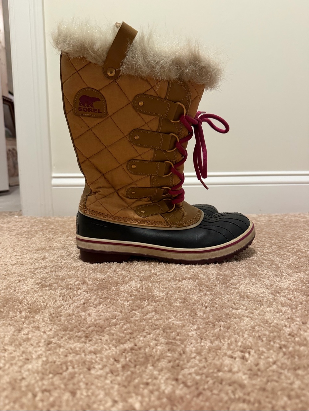Sorel Tan Quilted Winter Boot with Pink Laces and Black Lower
